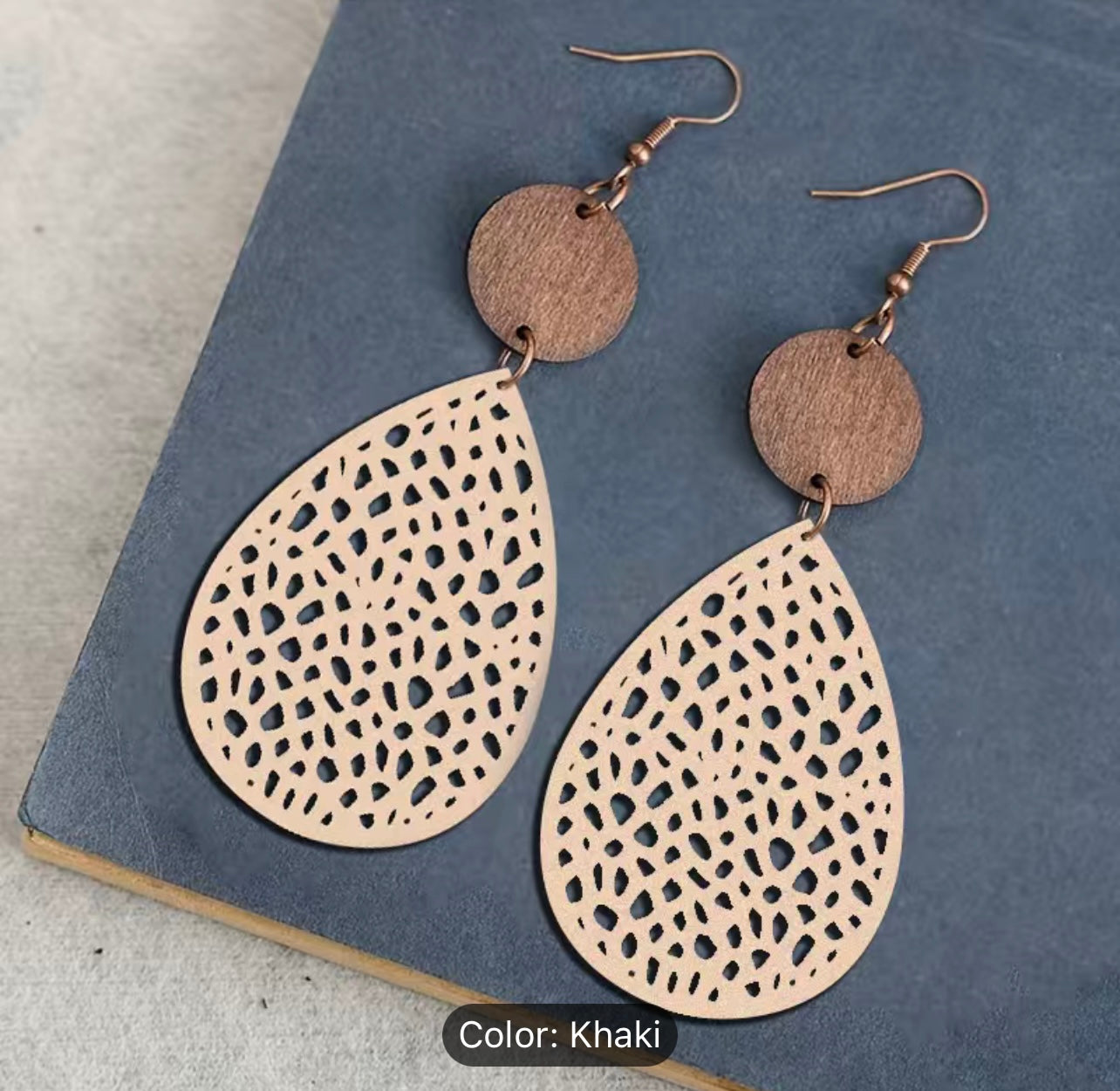 Hallow Leaf Earrings