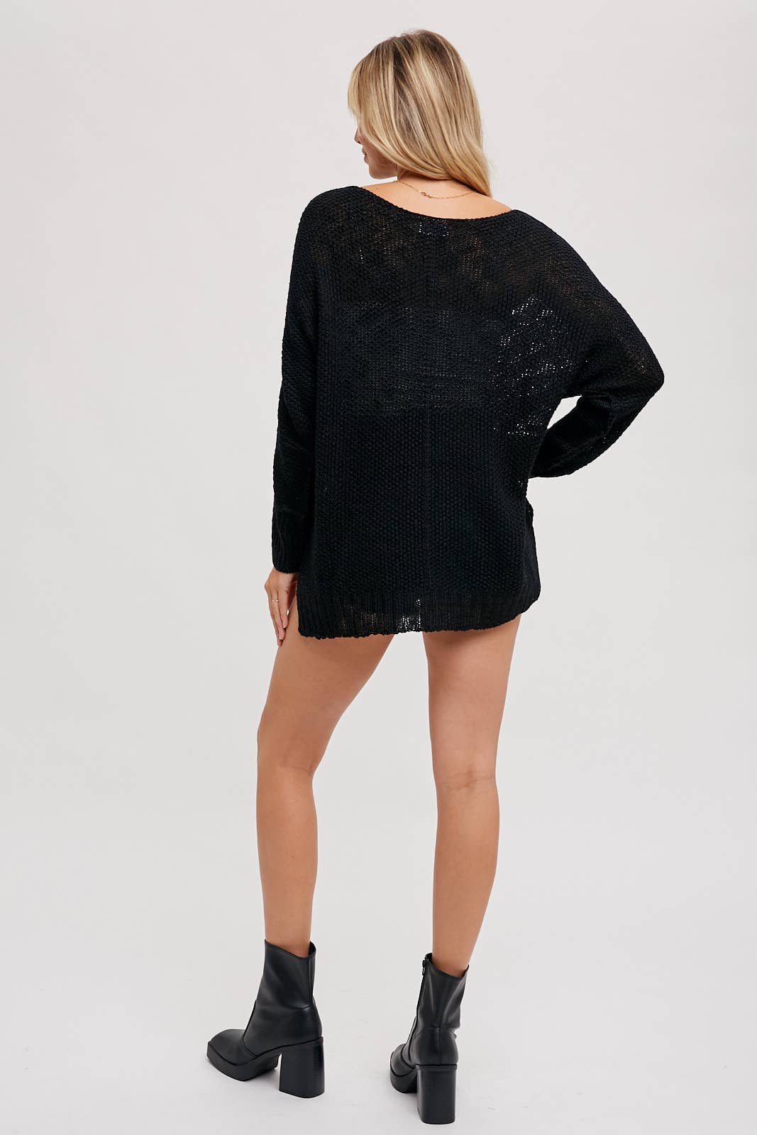 REVERSE SEAM LOOSE FIT SWEATER