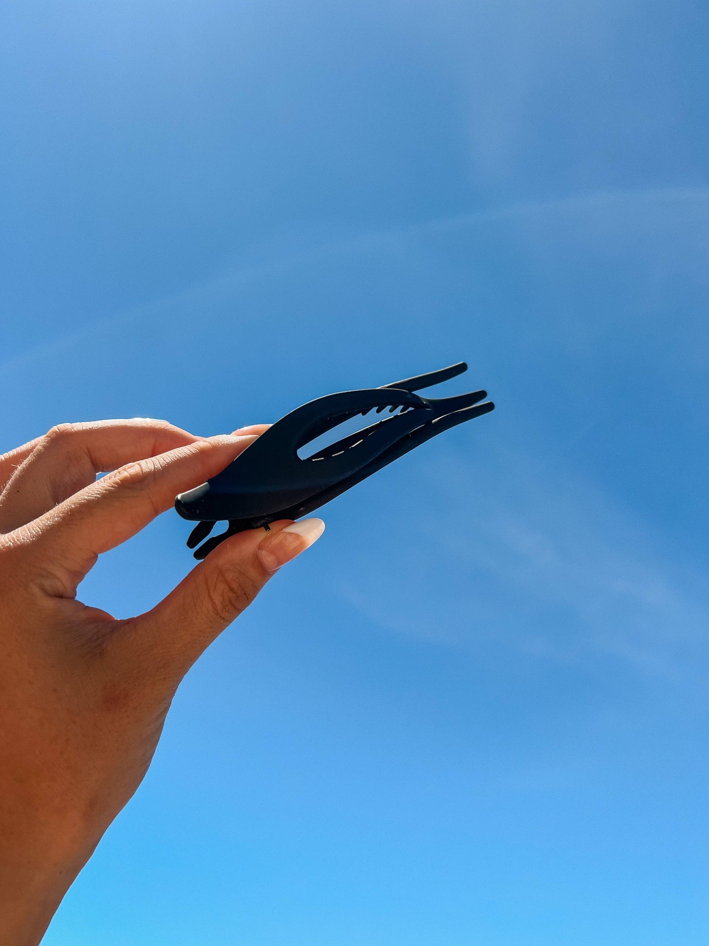 Black Lay Flat Claw 2.0 // Thick Hair