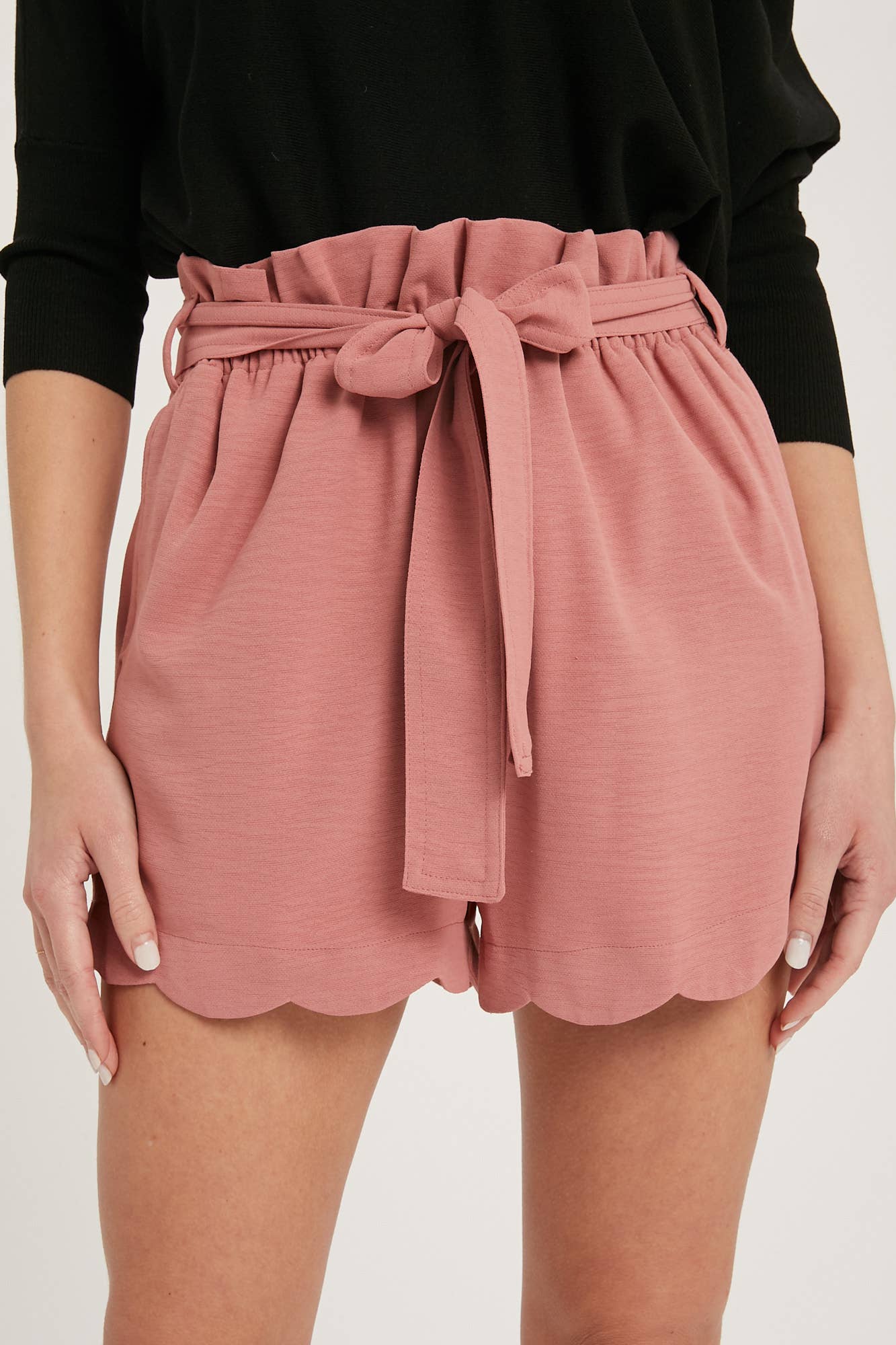 SCALLOP HEM HIGH-WAISTED SHORTS